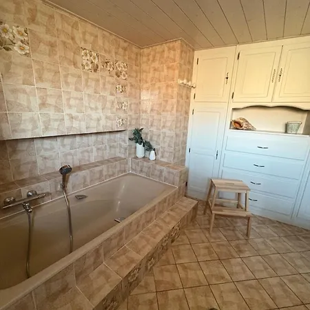 Lemon Apartment *
